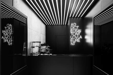 yves saint laurent cafe paris